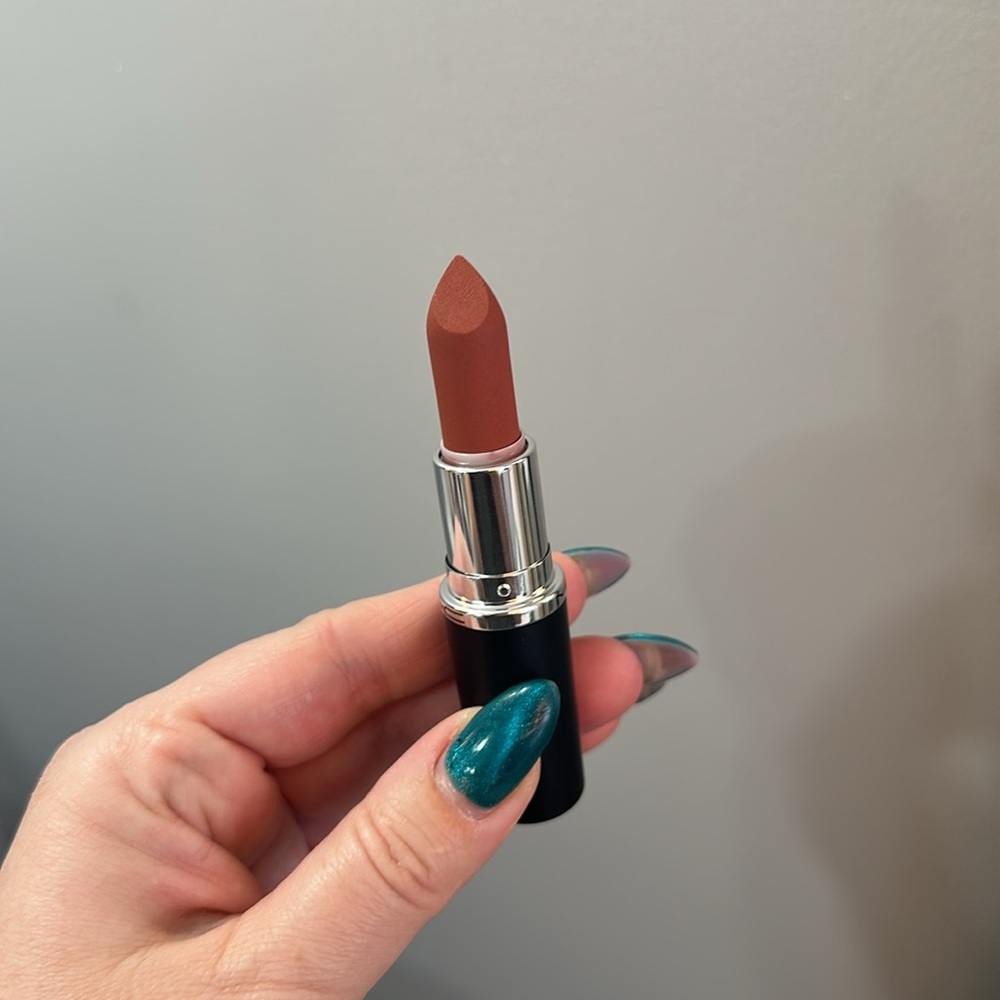 NEW MAC Cosmetics Macximal Matte Lipstick 💄 616 Taupe​